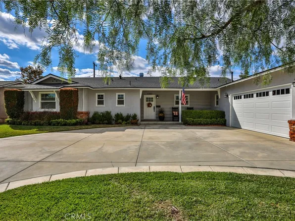 1585 Mural Dr, Claremont, CA 91711