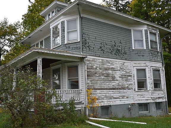 4th image of 65 Glenwood Blvd