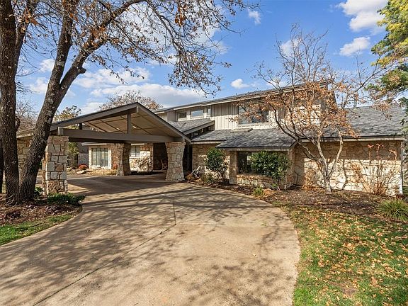 2nd image of 1011 Saint Andrews Dr