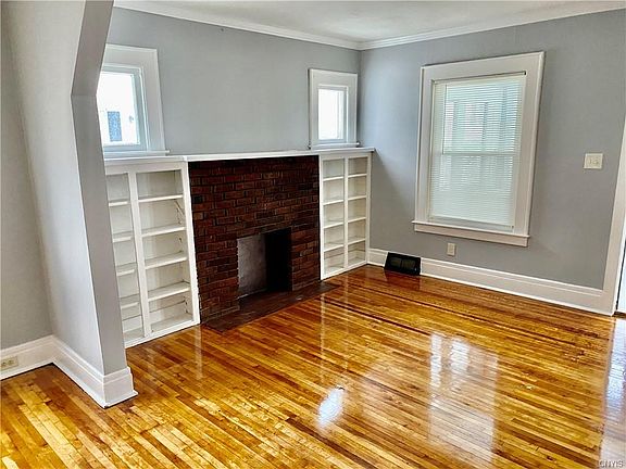 4th image of 104 Mariposa St #6
