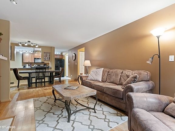 5th image of 300 W Scott St #501A