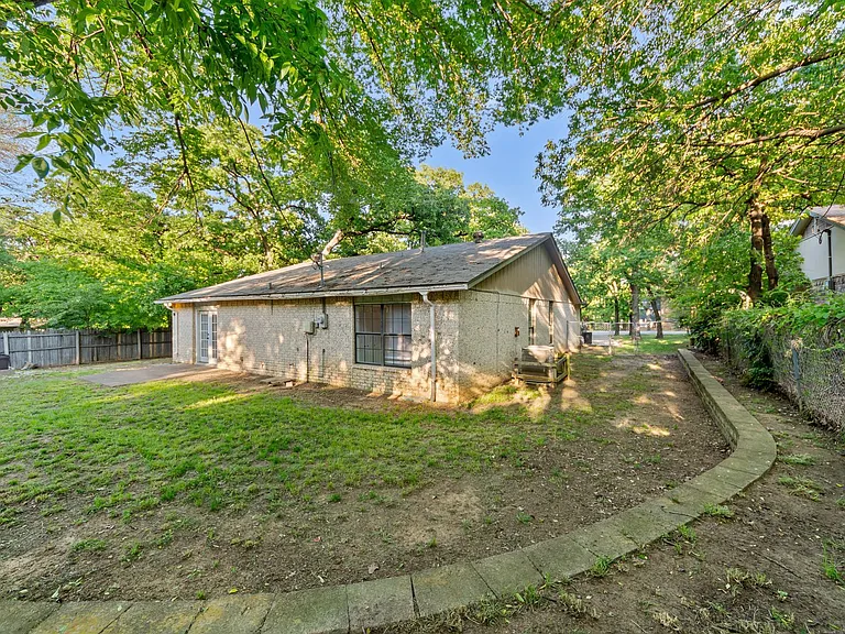 121 Lake Vis W — Photo 26
