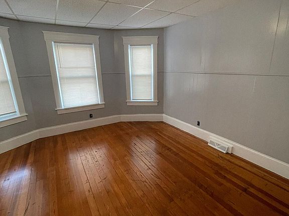 4th image of 24-28 Dublin St #24