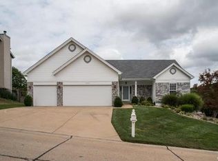 17464 Hilltop Ridge Dr, Eureka, MO