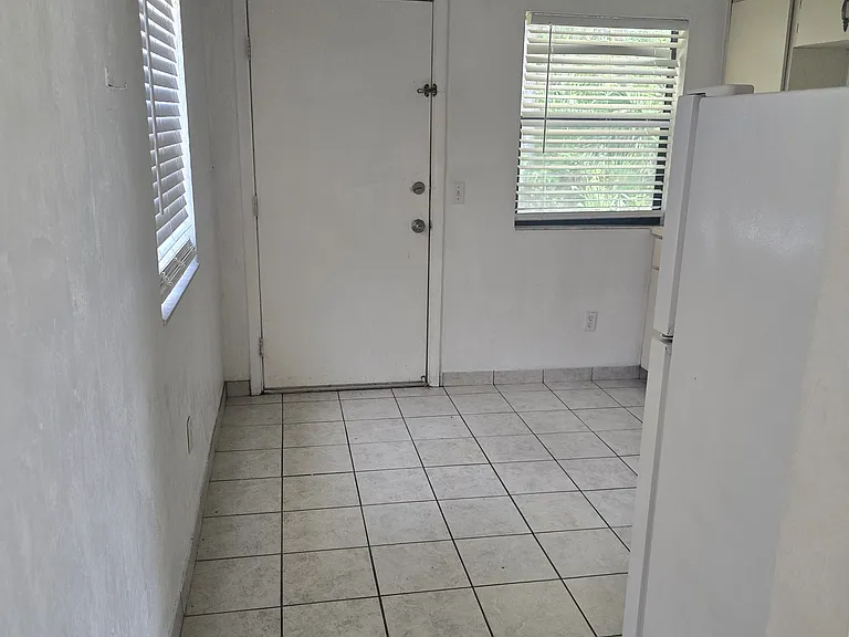 765 Georgia St — Photo 19