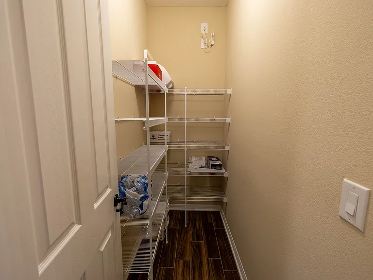 Walk-in Pantry