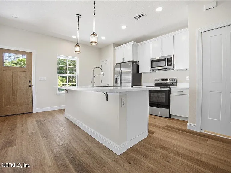 206 W Fox St — Photo 12
