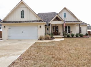 262 Ridgeway Dr, Starkville, MS 39759