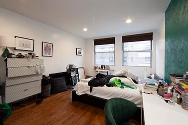 Rented by R New York