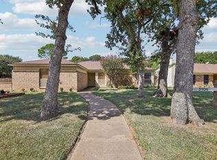 5706 Teal Ridge Dr, Arlington, TX 76017