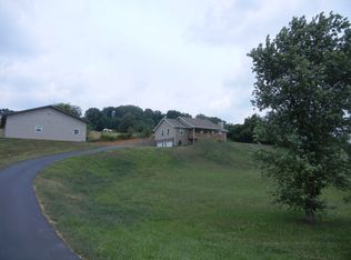 2645 Carroll Creek Rd, Johnson City, TN 37615