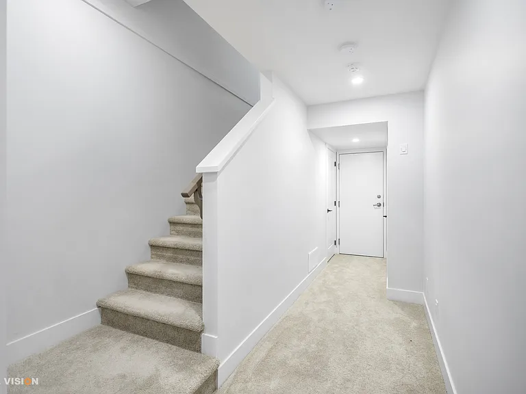 20463 76a Ave — Photo 32