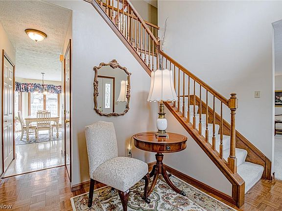 3rd image of 9761 Beechwood Dr