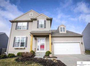 8910 S 66th Ave, Papillion, NE 68133