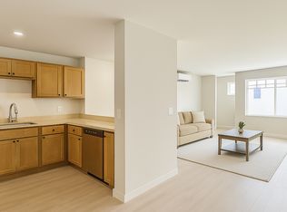 900 Vineyard Dr UNIT 111, Waunakee, WI 53597