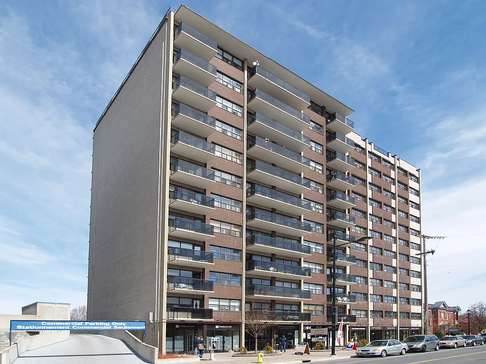 1161 Wellington St W