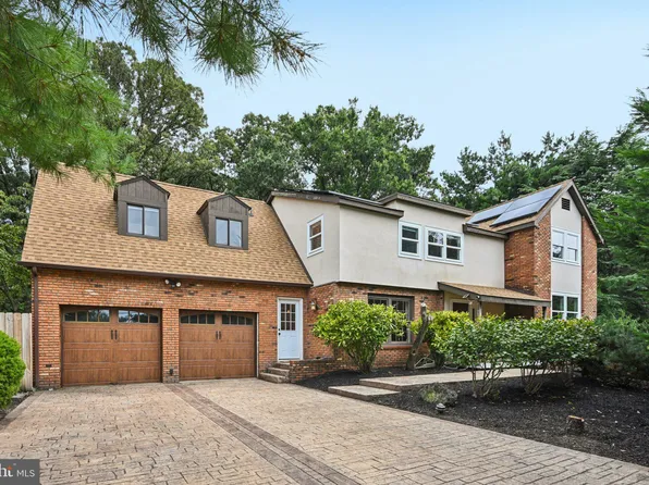 53 Hartford Rd, Delran, NJ 08075