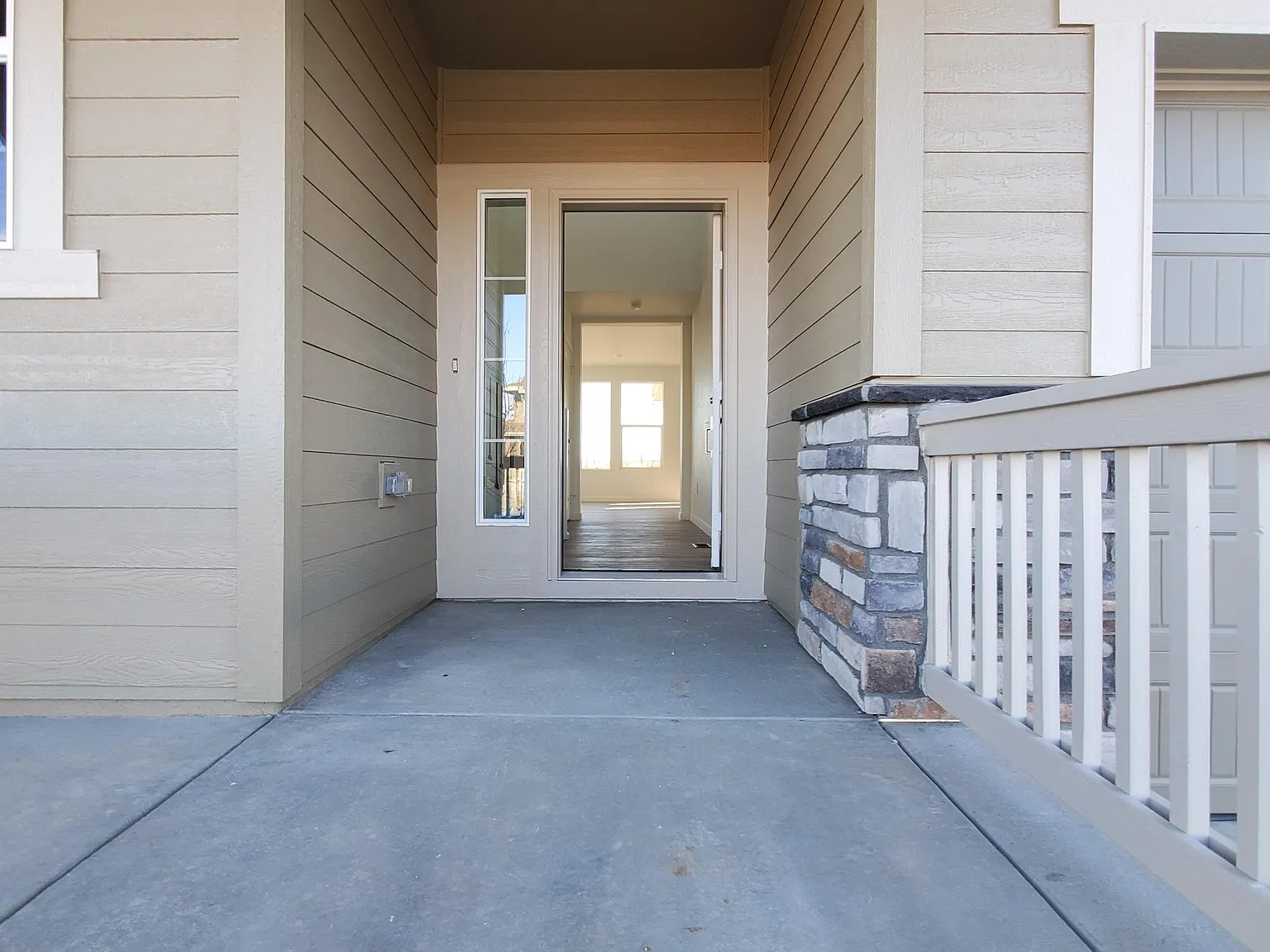 3 bed, 2.5 bath, 2378 sqft, $3,575 — Photo 3