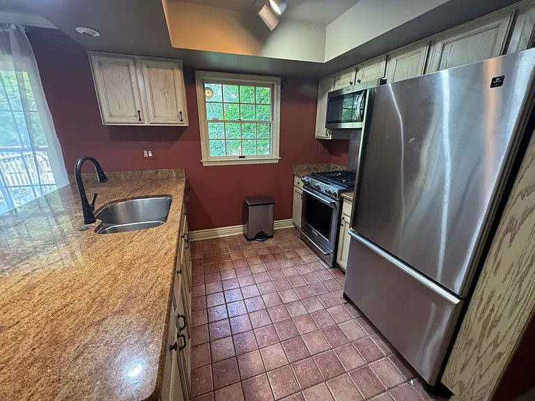 102 Ravenwood Pl — Photo 7