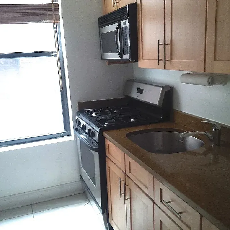 520 West 190th Street — Photo 4