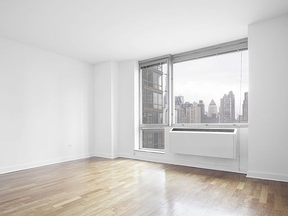 3rd image of 1965 Broadway APT 18J