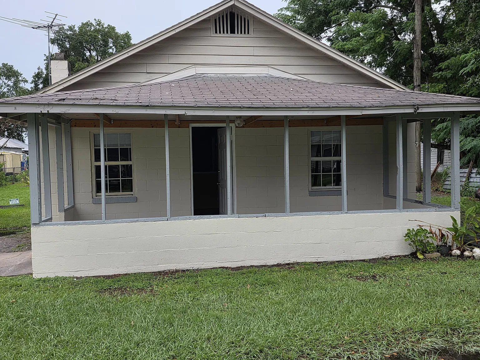 2 bed, 744 sqft, $1,075 — Photo 1