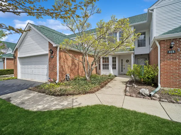 103 Meadowbrook Ln, Lake Bluff, IL 60044