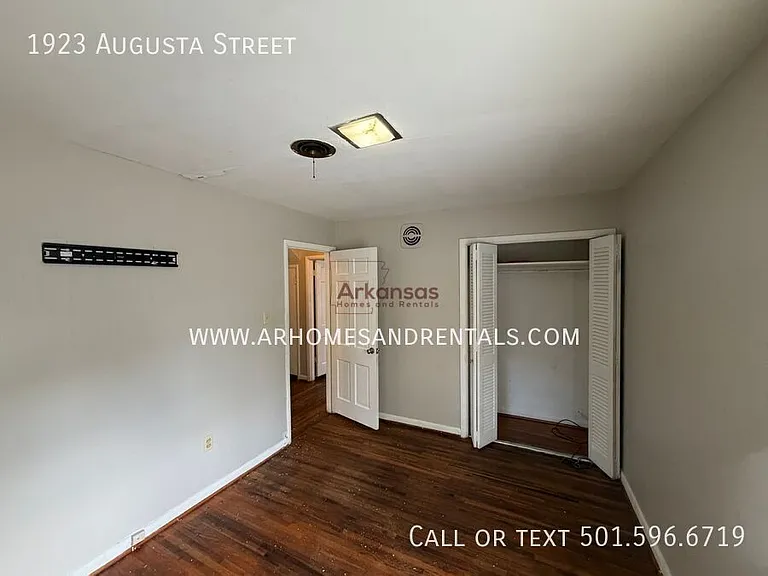 1923 Augusta St — Photo 7