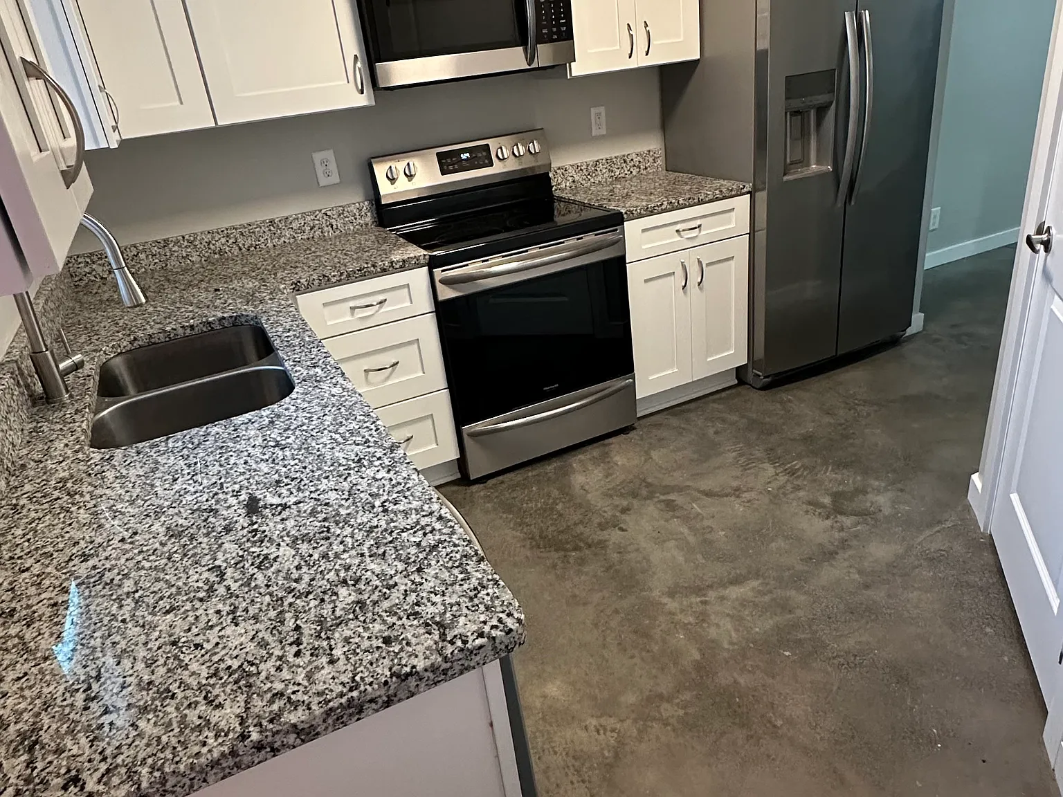 2 bed, 825 sqft, $1,500 — Photo 3