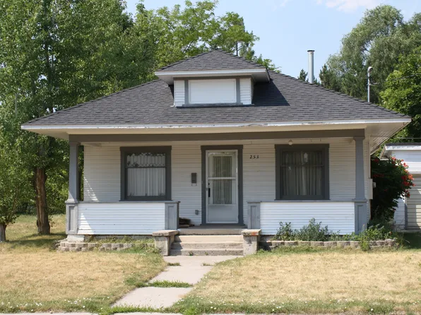 253 E Center St, Smithfield, UT 84335