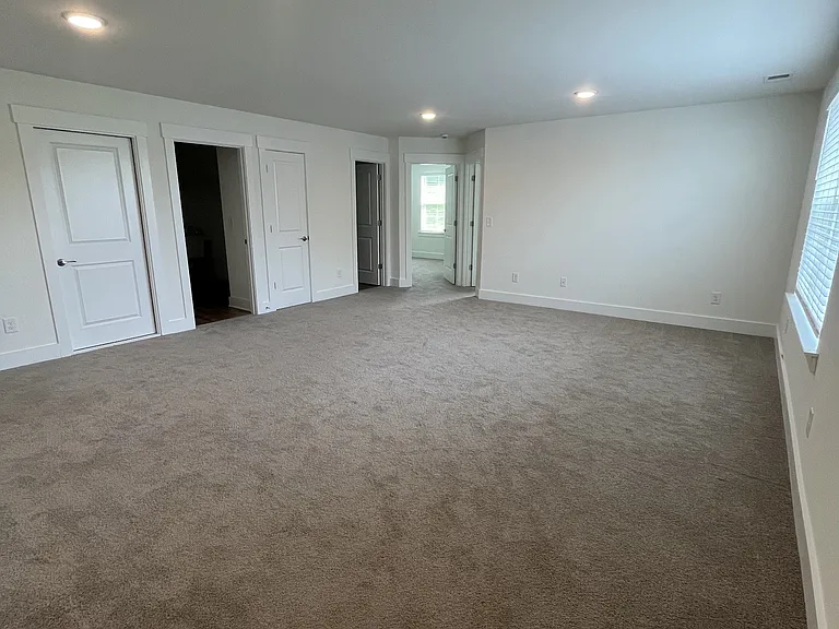 2043 Blueberry Ln — Photo 11