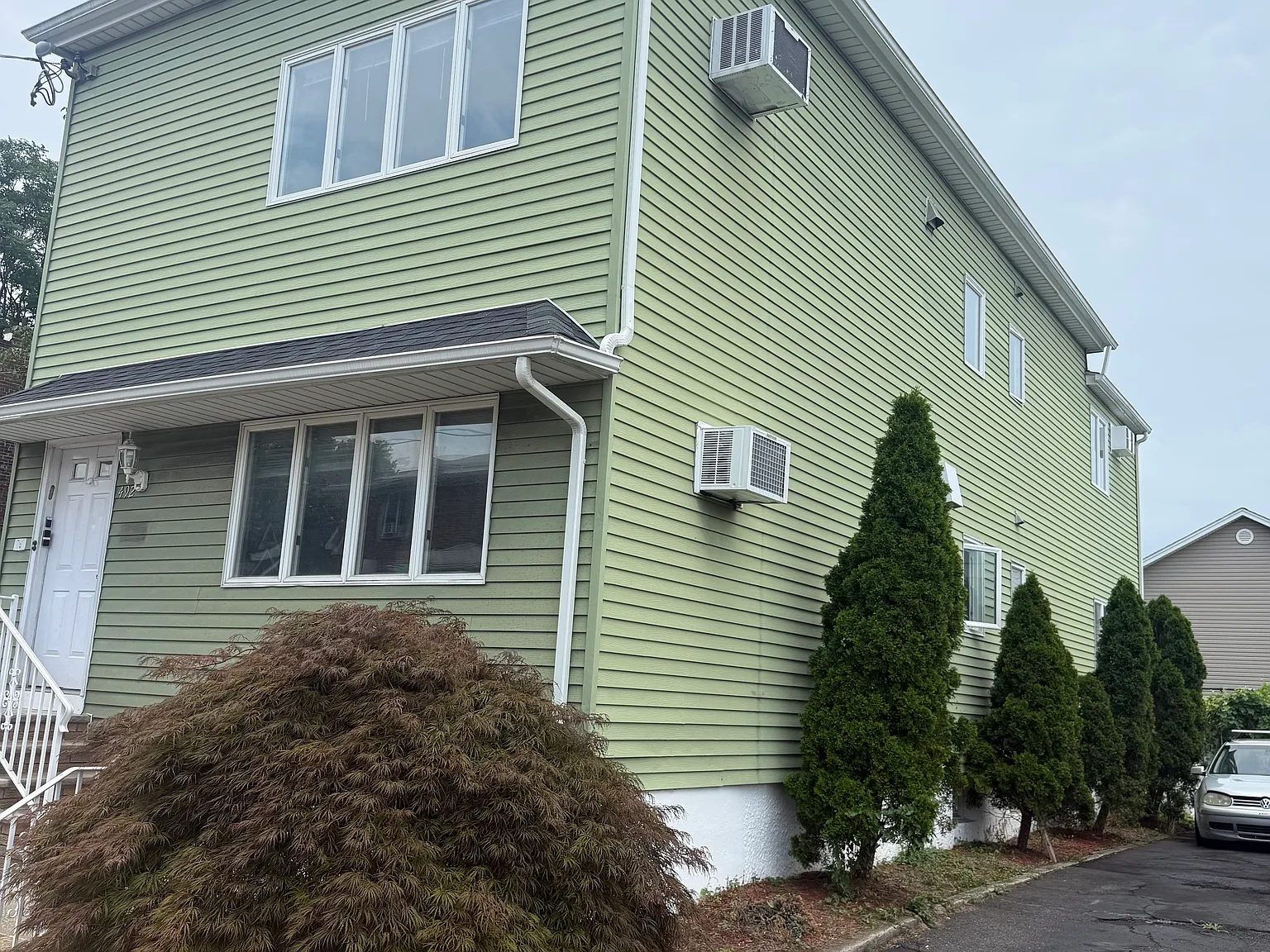 3 bed, 1.5 bath, $2,800 — Photo 2