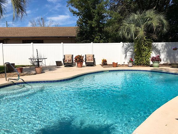 4th image of 3105 Sabal Palm Dr