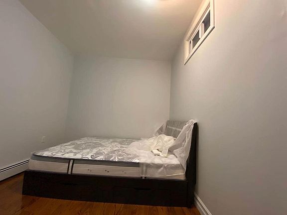 5th image of 8758 18th Ave #3L