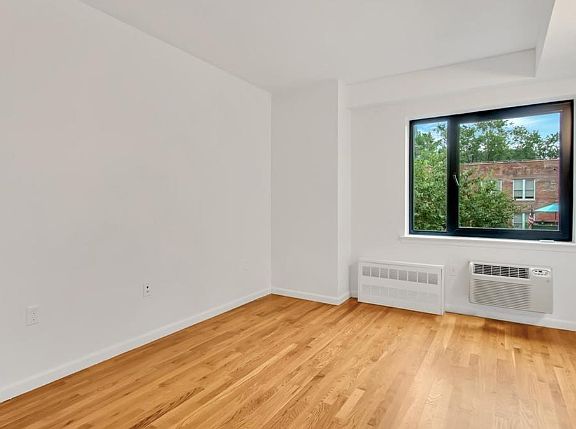 5th image of 265 Van Brunt St #1C
