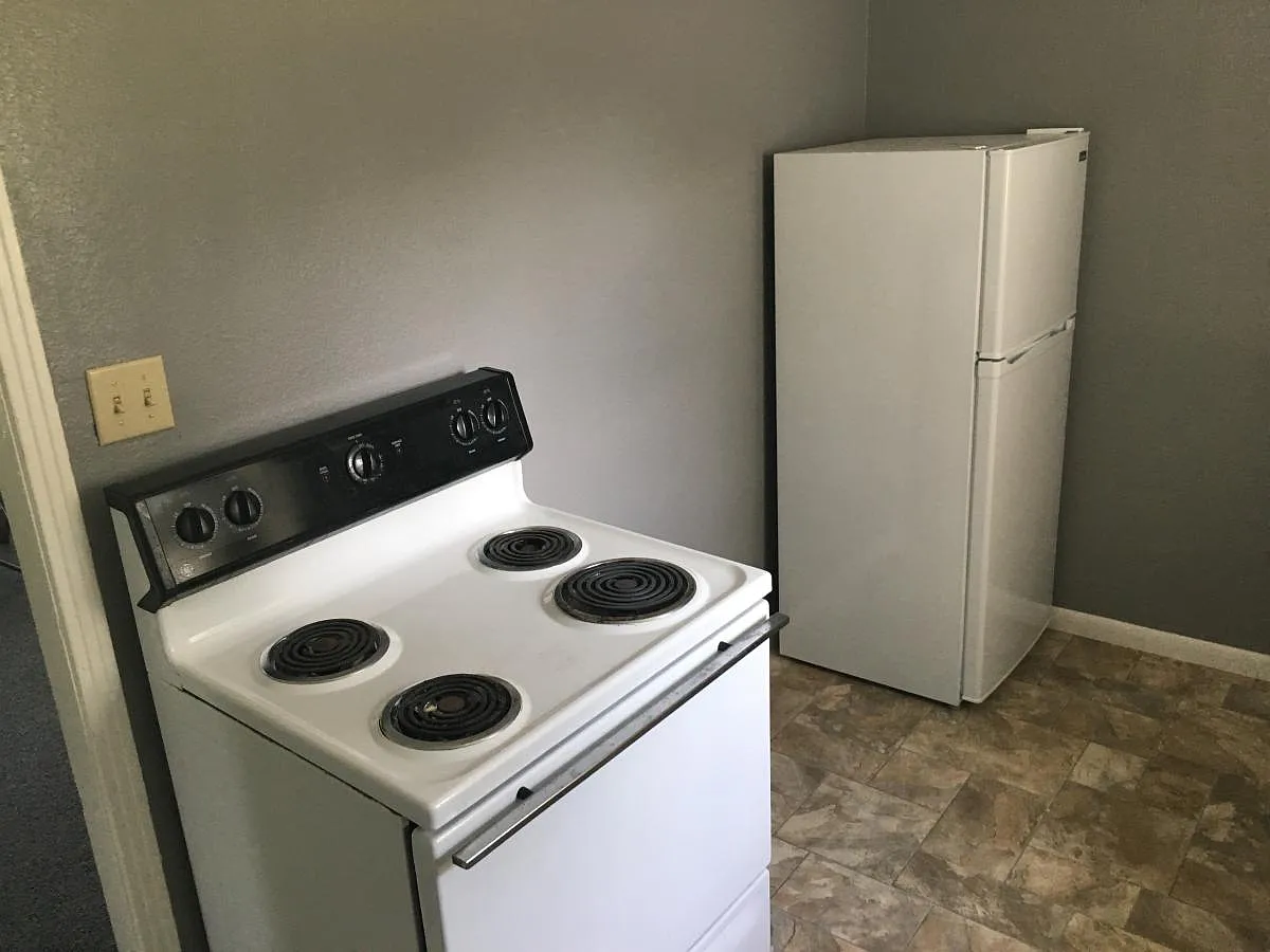 1217 S Howeth Street — Photo 3