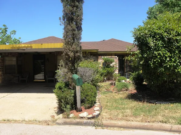 8614 Sunmoore Ct, Houston, TX 77088