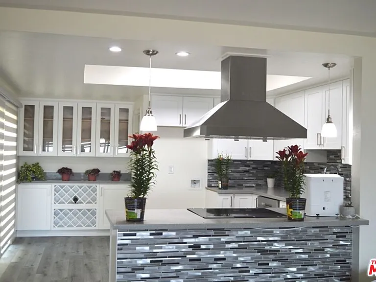 5425 Godbey Dr — Photo 1