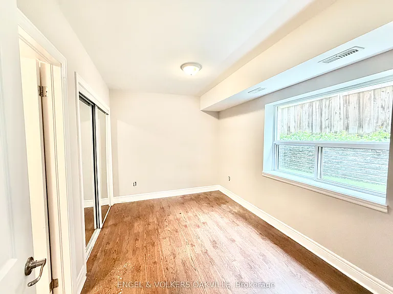 15 33rd St #112 — Photo 4
