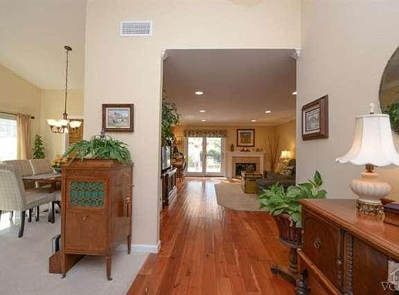 4th image of 1125 Canyon Crest Ct