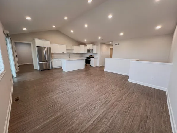 607 S Division St, Roberts, WI 54023