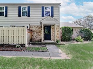 44215 Providence Dr, Clinton Township, MI