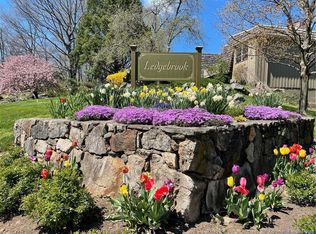 93 Ledgebrook Dr UNIT 93, Norwalk, CT 06854