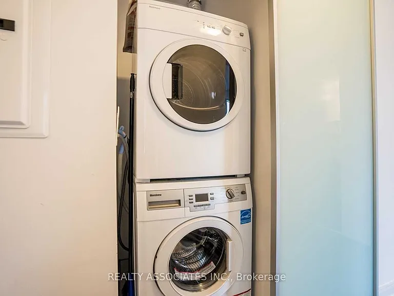 42 Charles St E #1304 — Photo 5