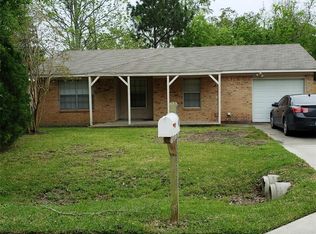 4614 E 26th St, Dickinson, TX 77539