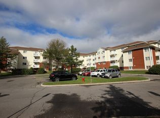 270 Lorry Greenberg Dr #112, Ottawa, ON K1T 3K2
