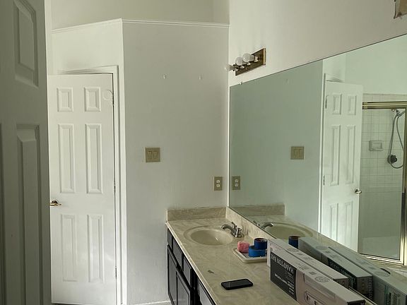 5th image of 836 Crooked Creek Ln