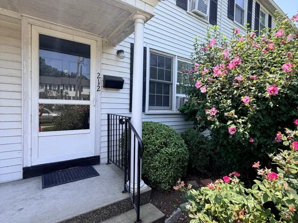 212 Sylvan Knoll Road, Stamford, CT 06902