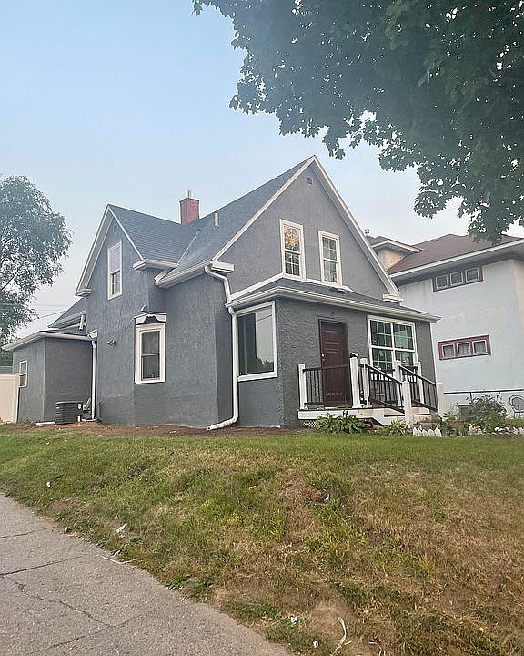 1st image of 1313 Queen Ave N
