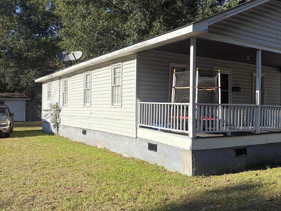 2nd image of 605 Tomlinson St